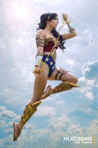 Cosplays de Mulher Maravilha do mundo