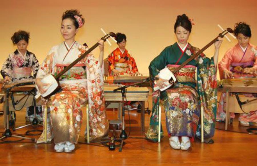 Danças tradicionais japonesas