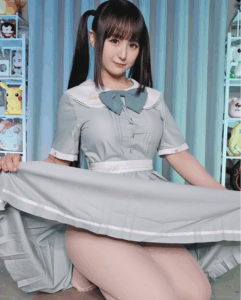 Quem é a cosplayer Monamisa ?